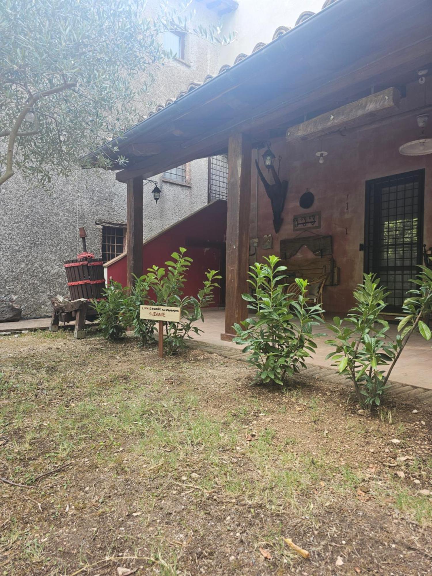 La Rosa Dei Venti - Country House Fossato di Vico Экстерьер фото