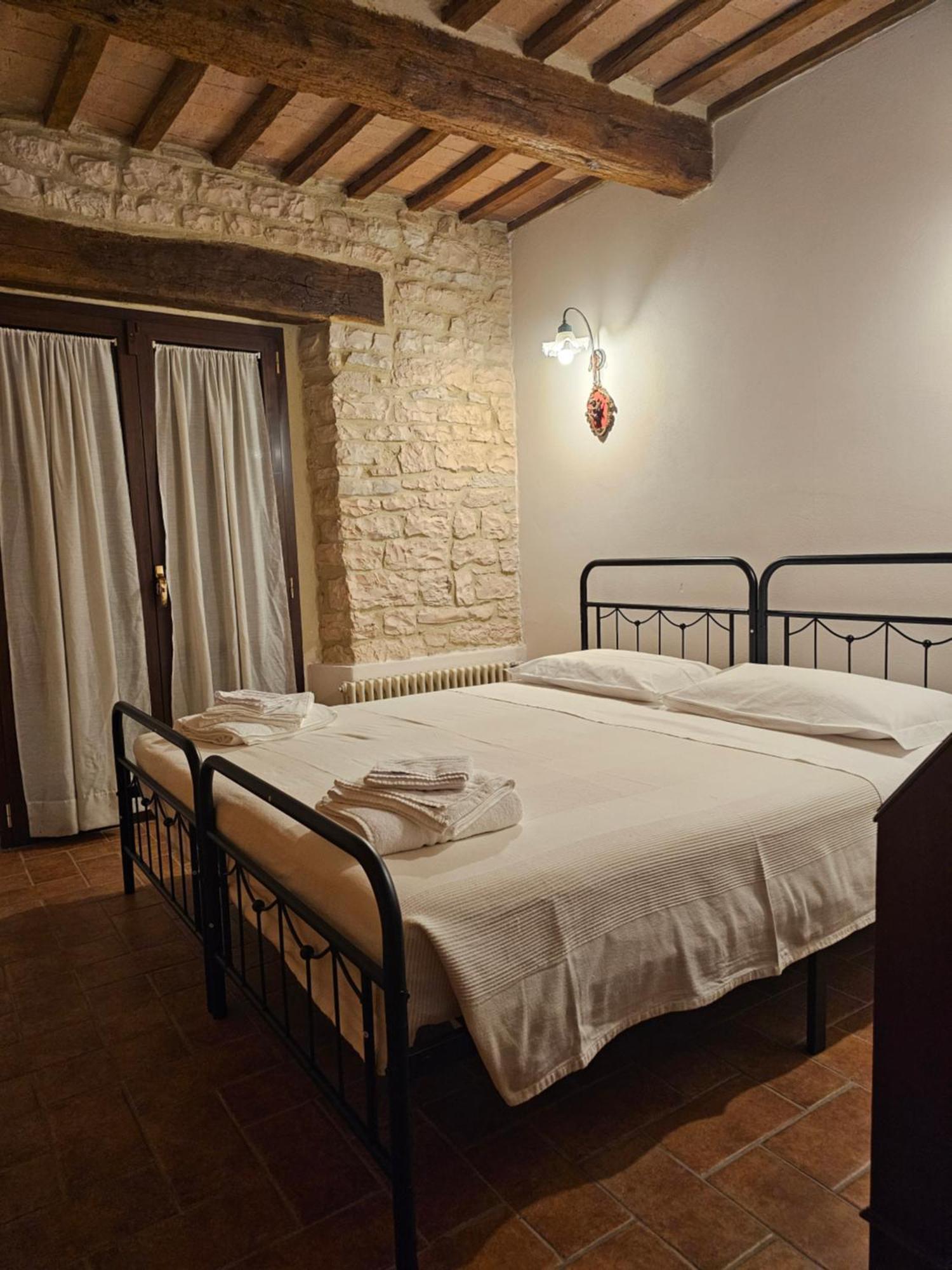 La Rosa Dei Venti - Country House Fossato di Vico Экстерьер фото